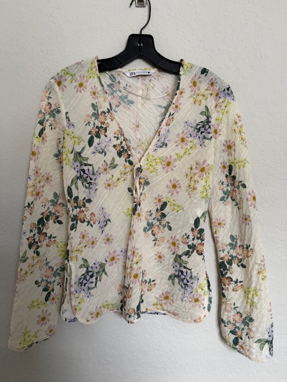 Zara Cream Floral Tie Front V-Neck Blouse Sz S Bell Sleeve Boho Cottagecore